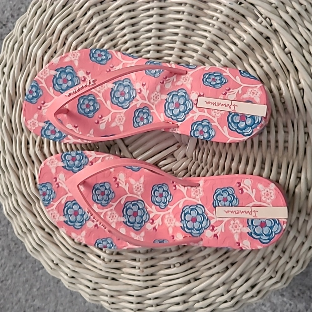 Ipanema Floral Platform Flip Flop Sandals